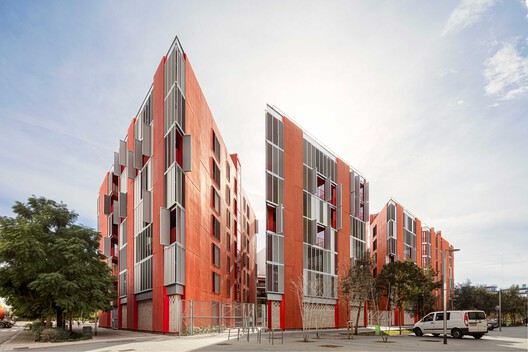 72-viviendas-sociales-en-marina-del-prat-rojo-/-mias-arquitectos-+-coll-leclerc-arquitectos